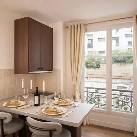 Family-friendly Near Montparnasse Apartment